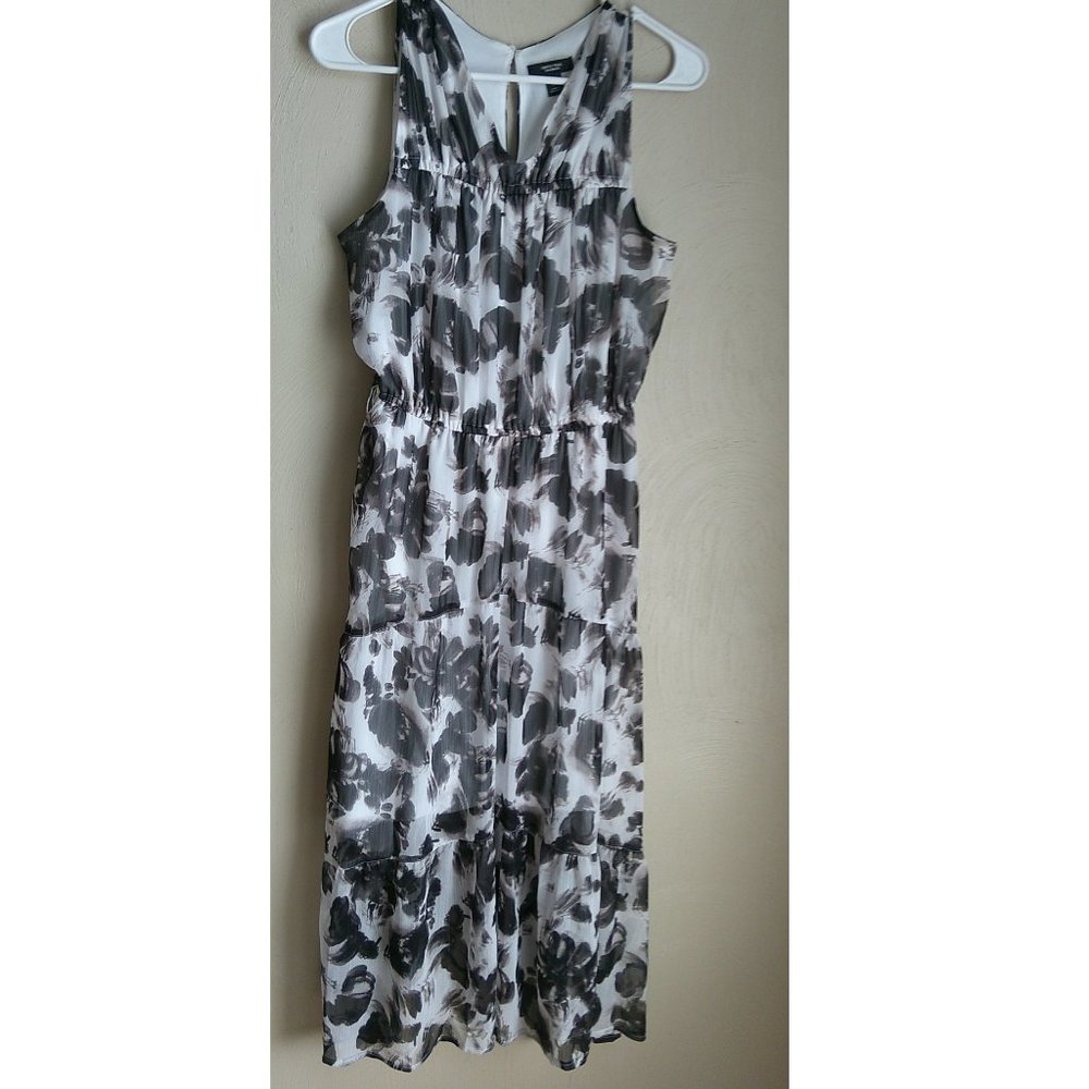 Simply Vera - Vera Wang Women's Black & White Curved Hem Sleeveless Ruffle Dress